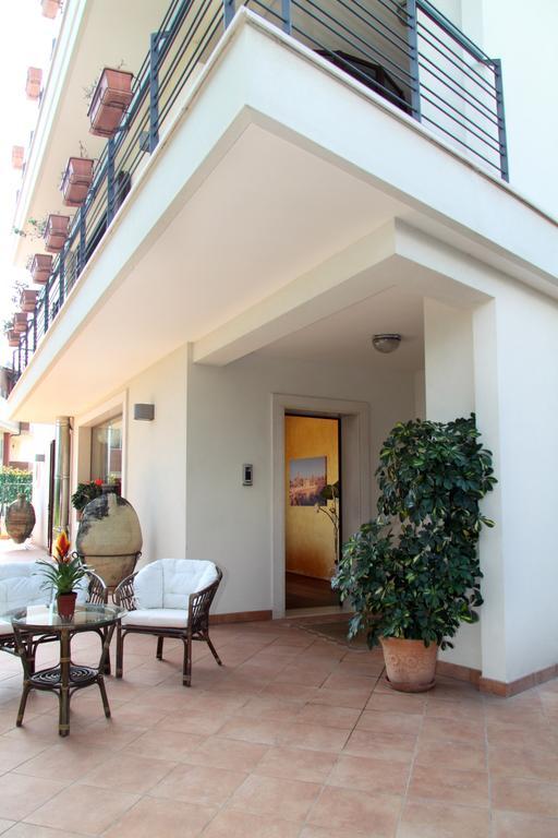 B&B Villa Il Sughero Monopoli Exterior foto